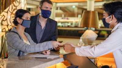 شرایط اقامت زن و مرد در هتل