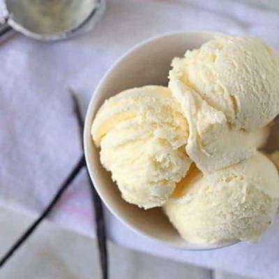 بستنی وانیلی (طرز تهیه) بستنی وانیلی (طرز تهیه)