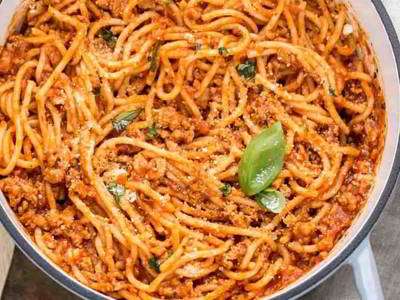 ماکارونی دمی با مرغ (طرز تهیه) ماکارونی دمی با مرغ (طرز تهیه)