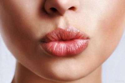 حجمدهی و برجسته سازی لب حجمدهی و برجسته سازی لب