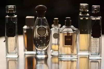 راهنمای عطر و ادکلن راهنمای عطر و ادکلن