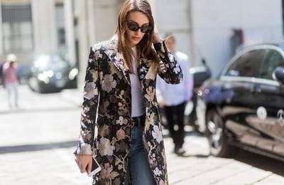 لباسهای گلدوزی شده و لباسهای گلدار زنانه را به این روش بپوشید لباسهای گلدوزی شده و لباسهای گلدار زنانه را به این روش بپوشید