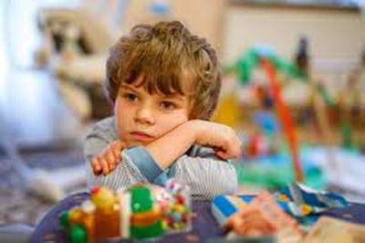 چرا کودک با اسباب بازی هایش بازی نمیکند؟ چرا کودک با اسباب بازی هایش بازی نمیکند؟