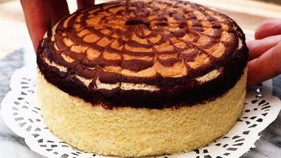 کیک اسفنجی کره ای برای عصرانه ها کیک اسفنجی کره ای برای عصرانه ها
