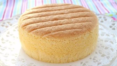 کیک اسفنجی کاستلا (کیک ژاپنی) در چند دقیقه کیک اسفنجی کاستلا (کیک ژاپنی) در چند دقیقه